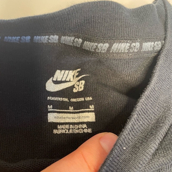 Nike SB LA size medium shirt - Picture 4 of 4